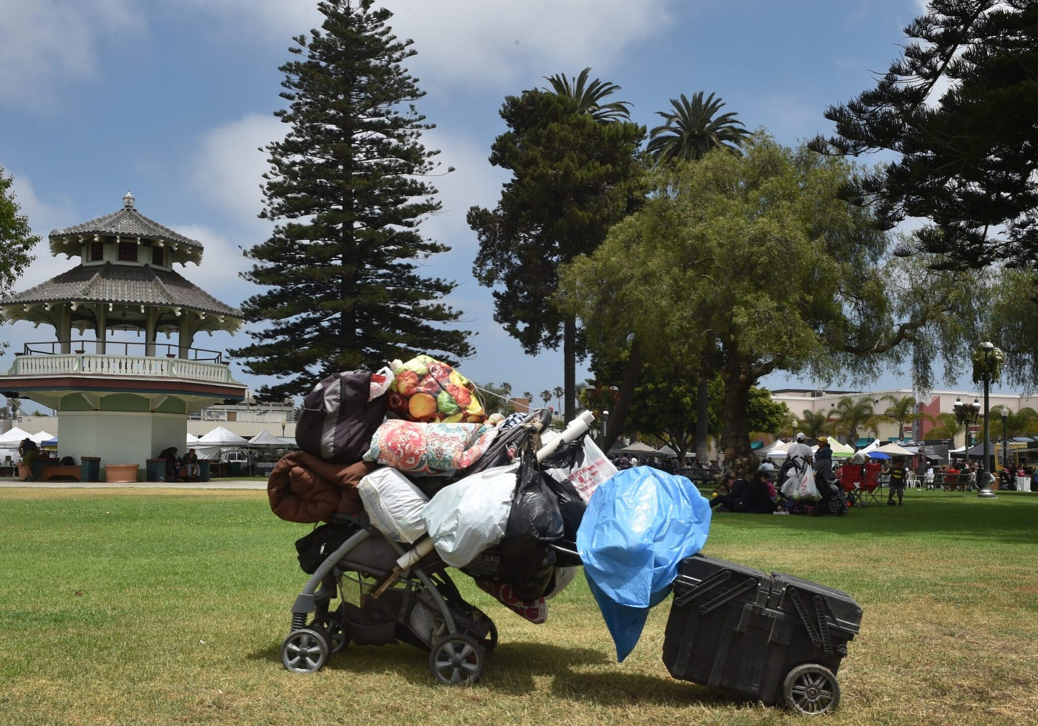 f2cb5122-0773-4ed1-a27a-d056276b38b5-Oxnard_homeless_downtown_1 f2cb5122-0773-4ed1-a27a-d056276b38b5-Oxnard_homeless_downtown_1